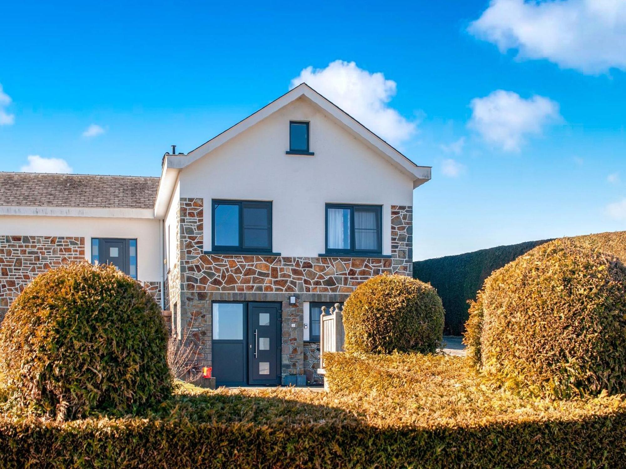 Sophisticated Holiday Home In Lierneux Near Forest ภายนอก รูปภาพ