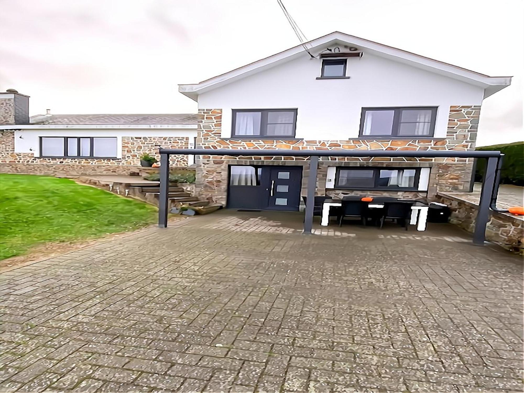 Sophisticated Holiday Home In Lierneux Near Forest ภายนอก รูปภาพ